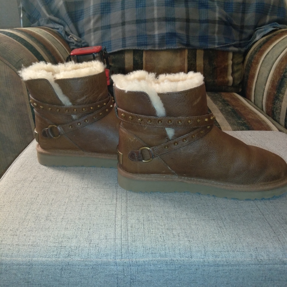 Ugg Boot - image 3